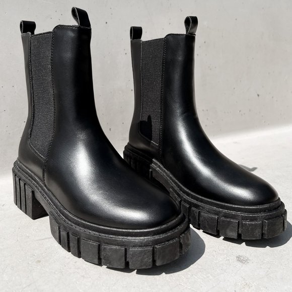 NEW Black Lug Sole Chunky Platform Elastic Ankle Block Heel Chelsea Boot Booties - Picture 2 of 12
